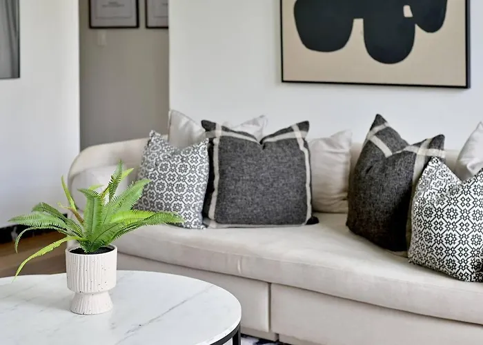 Aurora - 2Bed Gem In Historic Green Market Square